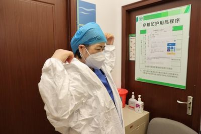 照片见证 青岛市市立医院医护人员的爱与担当